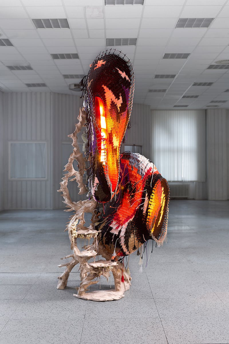 Tadeáš Podracký, lampa <em>Growth</em> z kolekcji <em>The Metamorphosis</em>, 2020