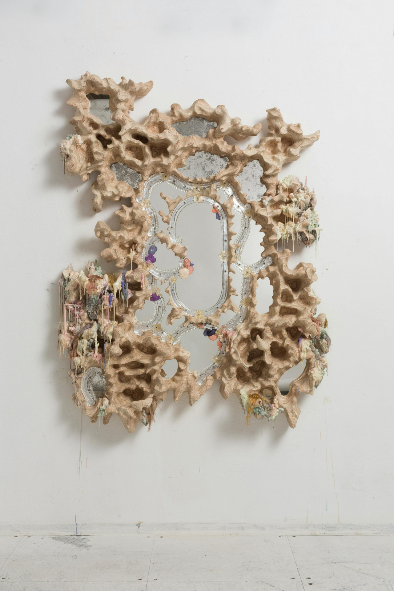 Tadeáš Podracký, <em>Fading Reflection Mirrors</em>, mixed media, 2021